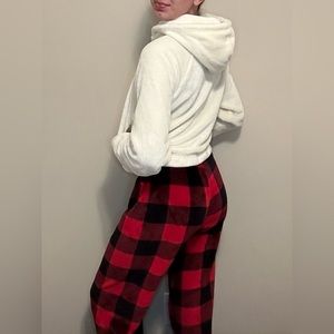 Hollister Fuzzy White Sweatshirt